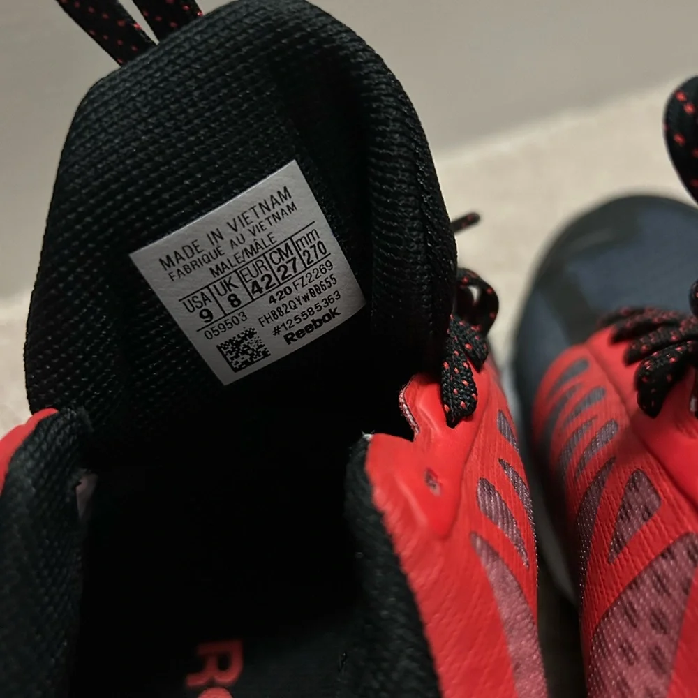 Brand new Reebok cross trainers (men’s size 9) - Picture 2 of 5